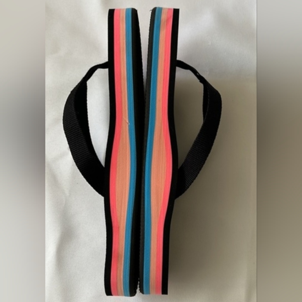Wild Fable black thong sandals with blue pink color soles arch support size 11 - Picture 3 of 8